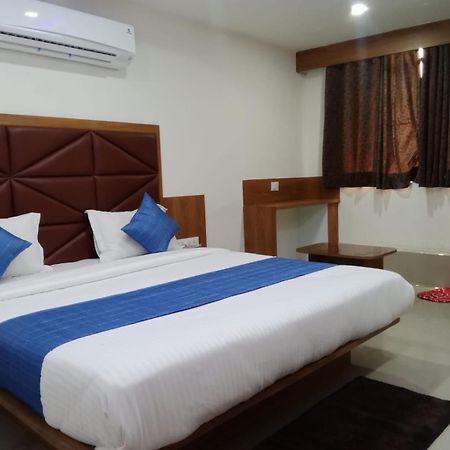 Hotel Rk Villa Vadodara Dış mekan fotoğraf